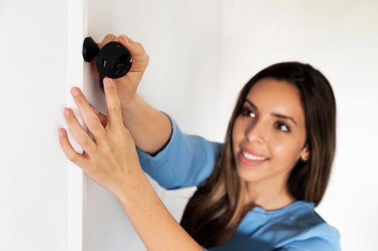 Why You Should Hire Professionals for Home Surveillance Installation